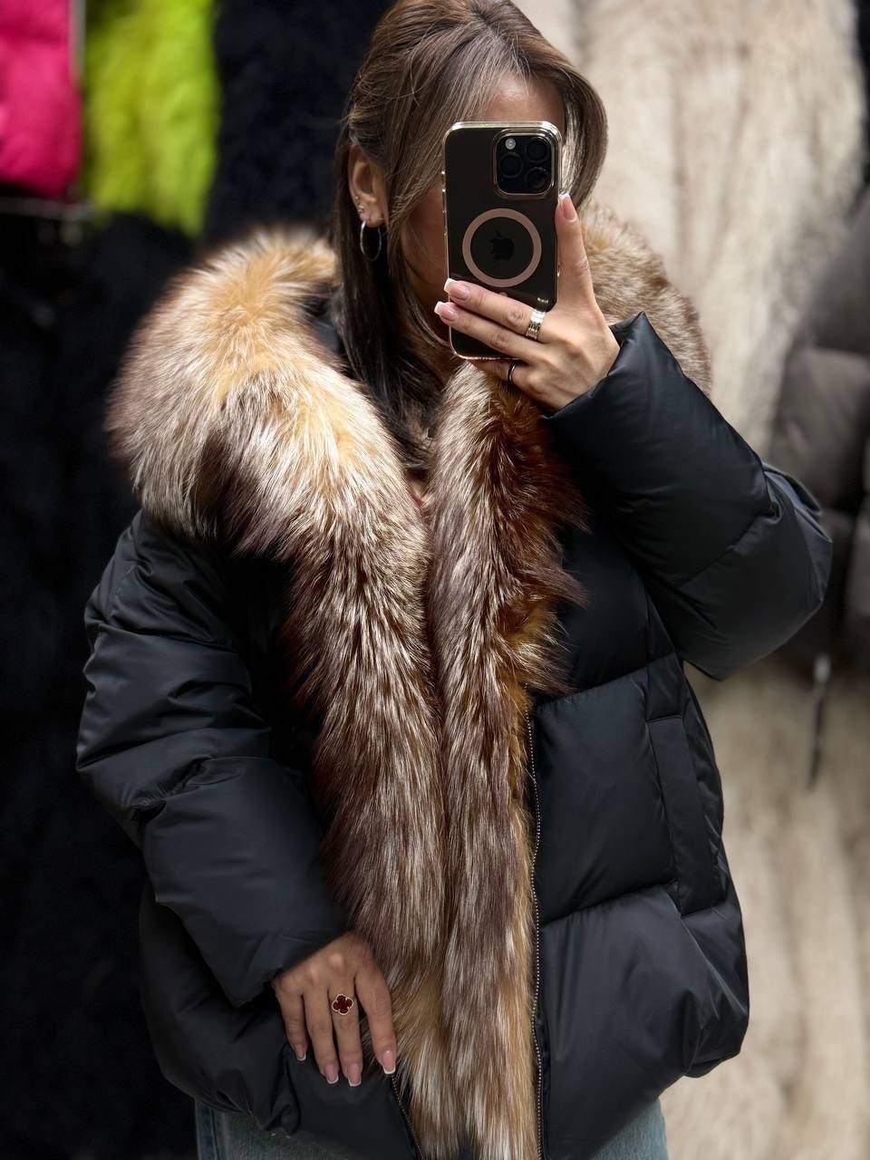пуховики с мехом,пуховики с натуральным мехом,пуховик женский с натуральным мехом,мех песец,куртка пуховик с натуральным мехом