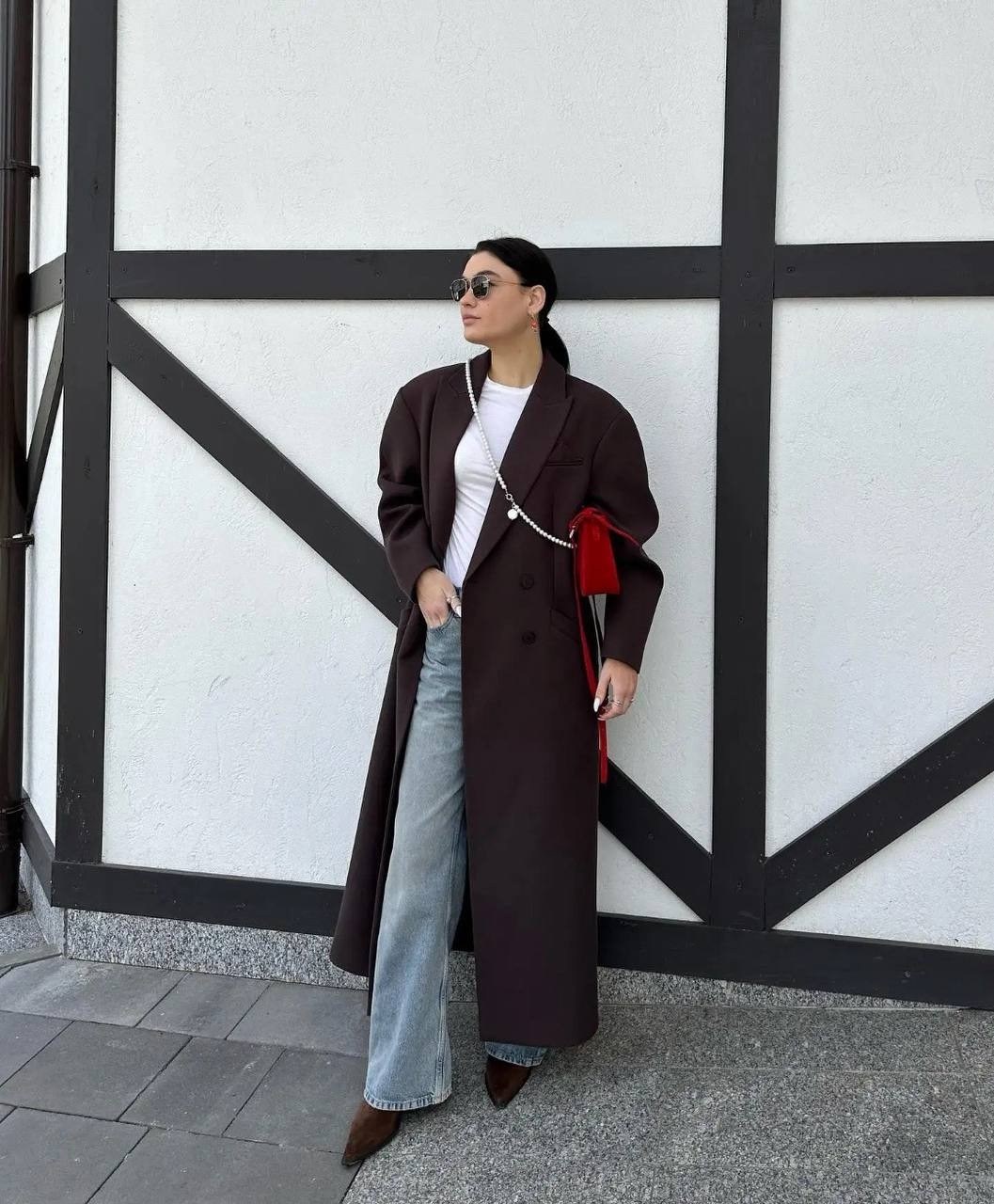 длинное пальто,стильное пальто,модное пальто,образ с пальто,образ с коричневым пальто