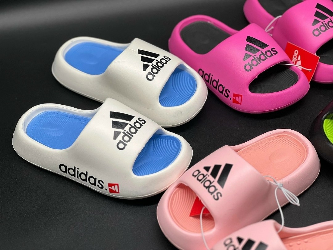 шлепанцы adidas,сланцы adidas,шлепки adidas,,шлепанцы летние adidas