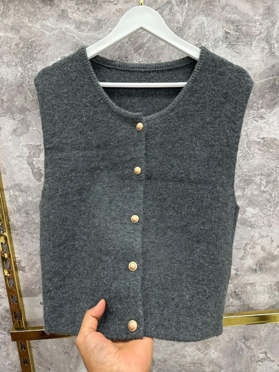 вязаная жилетка,вязаные жилеты,жилет вязаный на пуговицах,жилет женская вязаная,жилетка на пуговицах