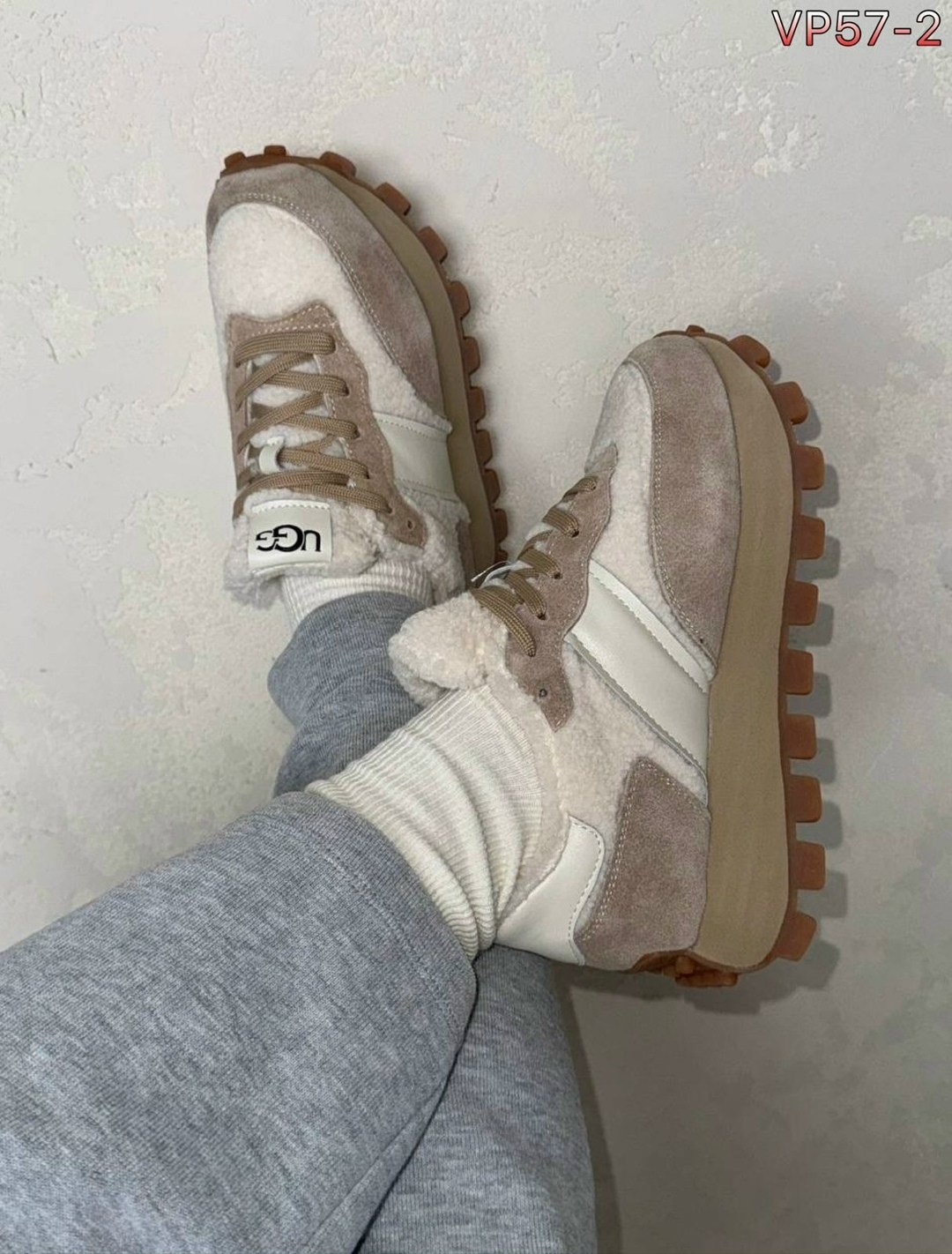 ,женские кроссовки,кроссовки брендовые,кроссовки стильные,повседневные кроссовки