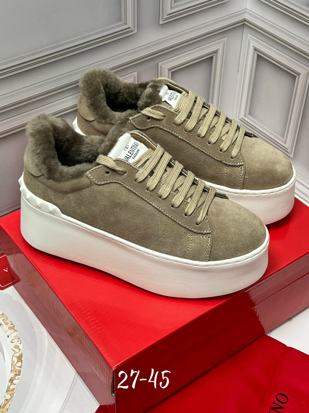 ,обуви,замшевые кроссовки, женская,женские кроссовки