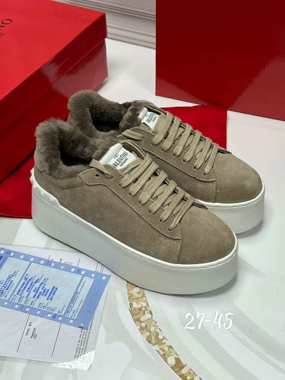 ,обуви,замшевые кроссовки, женская,женские кроссовки