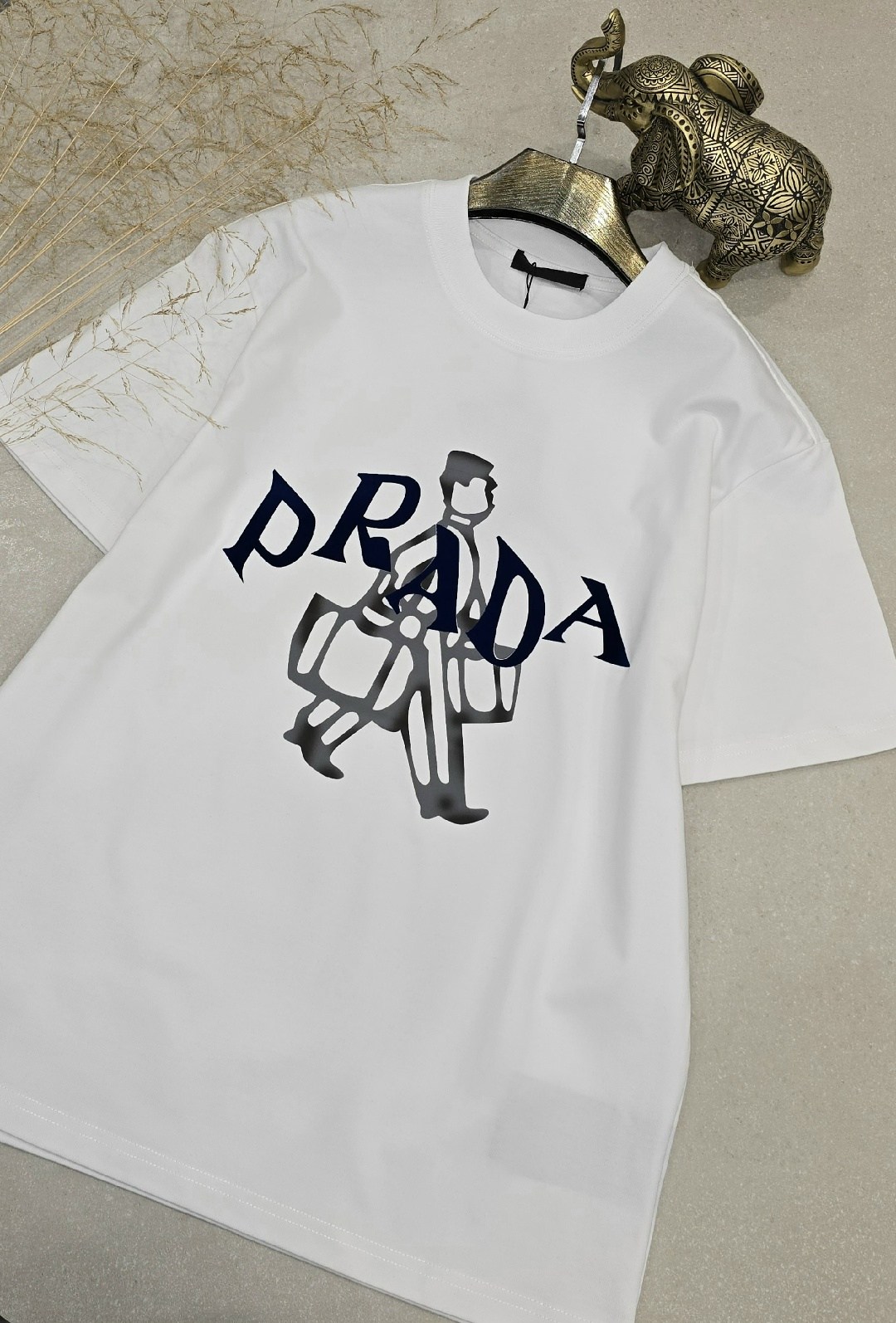 прада футболка,футболки женские мужские,футболки модные,футболки дизайн