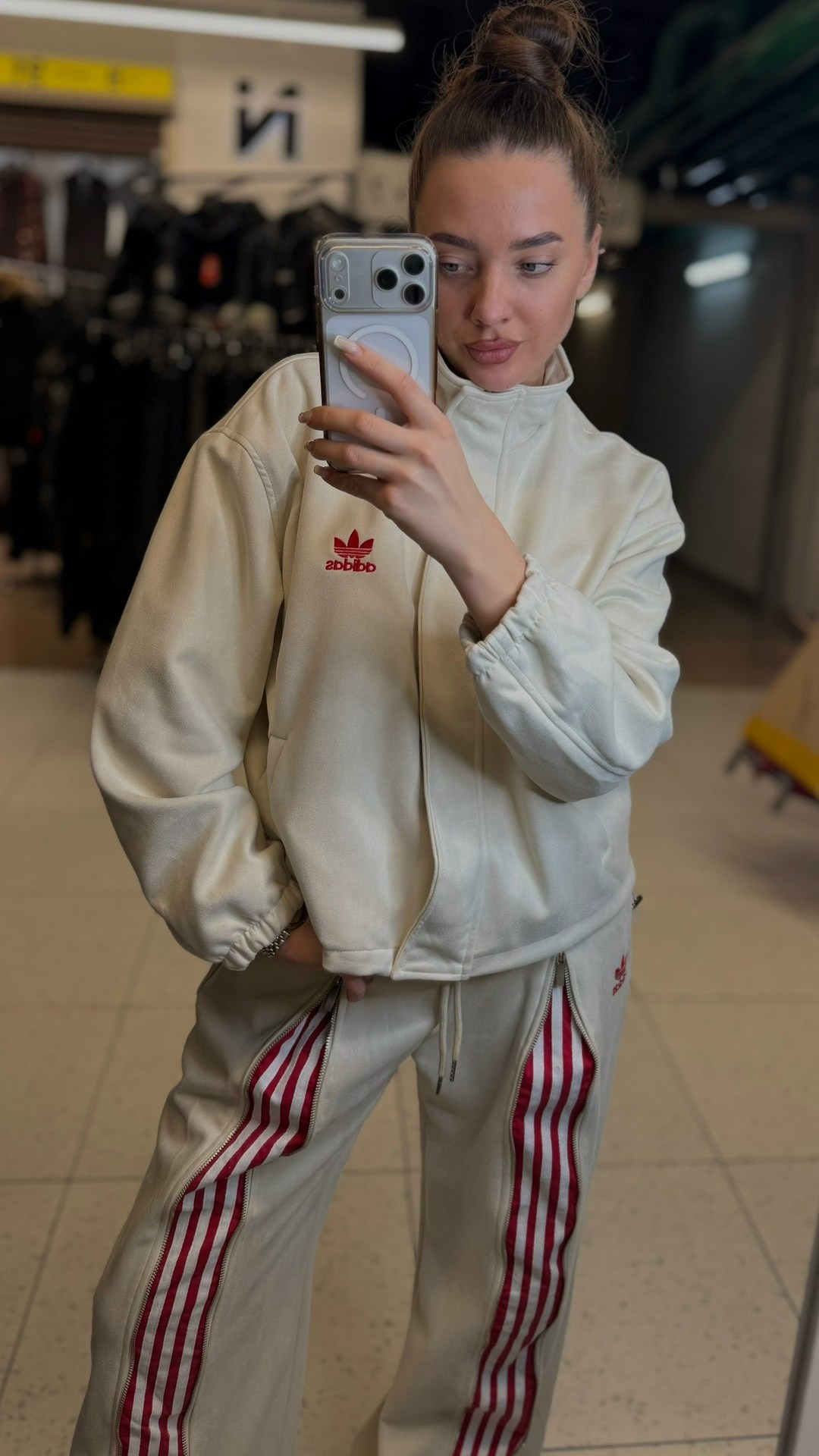 костюмы спортивный adidas,женский спортивный костюм adidas,спортивные костюм,adidas original,комплект одежды adidas sportswear