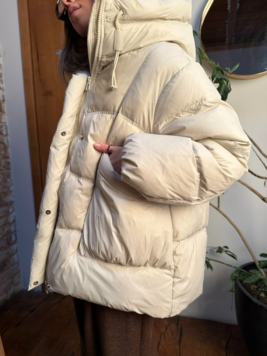 модные пуховики,пуховик оверсайз,объемный пуховик,бежевый пуховик,образы с бежевым пуховиком