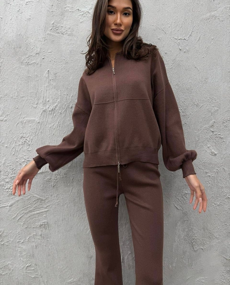 трикотажные костюмы,вязаные костюмы,костюм брючный серый,трикотажные костюмы женские,спортивные костюм