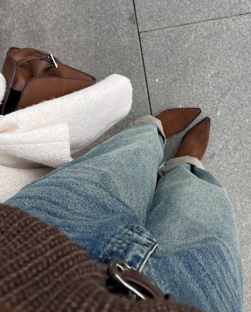 коричневый свитер,женский свитер оверсайз,образ со свитером,мода стиль