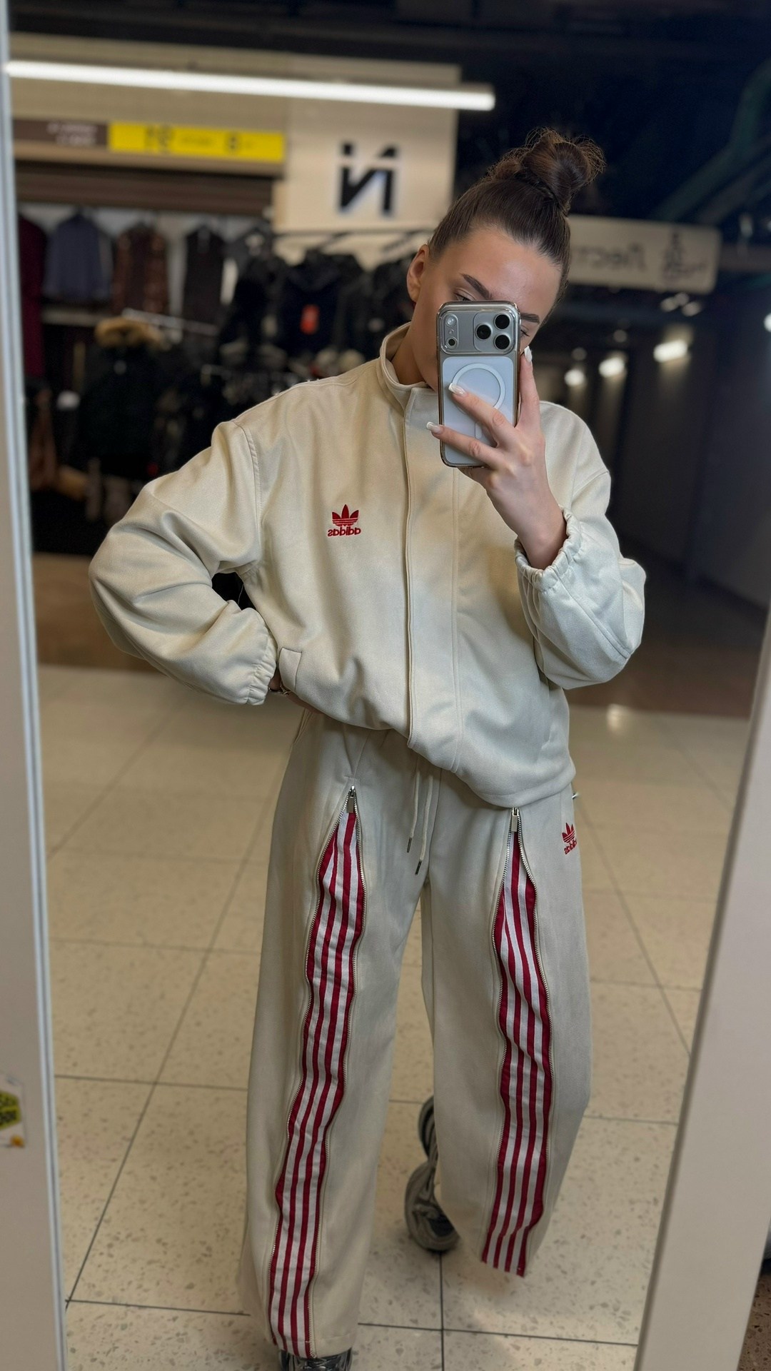 костюмы спортивный adidas,женский спортивный костюм adidas,спортивные костюм,adidas original,комплект одежды adidas sportswear