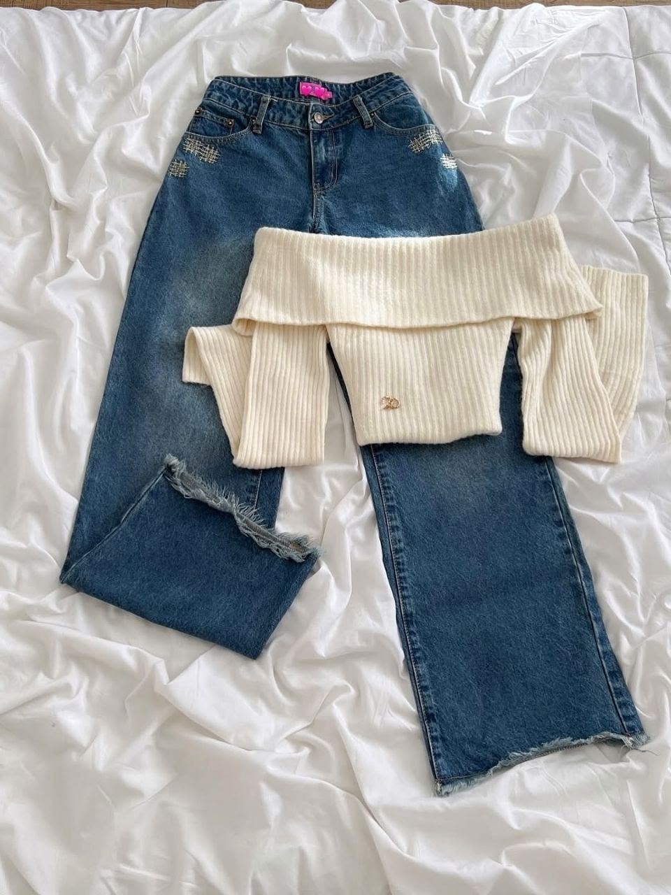 джемпер с открытыми плечами,свитер с открытыми плечами,трикотажный джемпер,джемпер,свитера женские