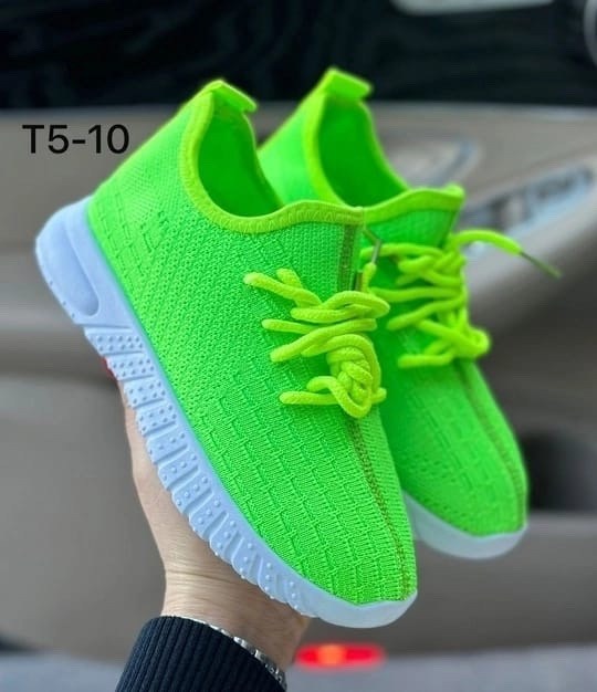 кроссовки,,спортивная ,детские кроссовки,кроссовки дышащие