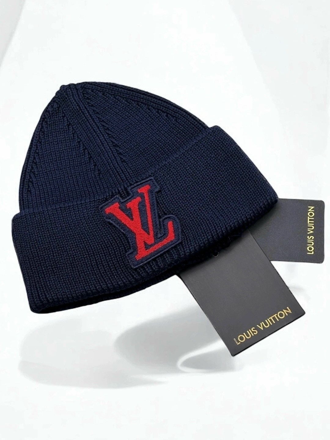 шапка louis vuitton,модная шапка,шапка lv,шапка луи виттон,вязаная шапка