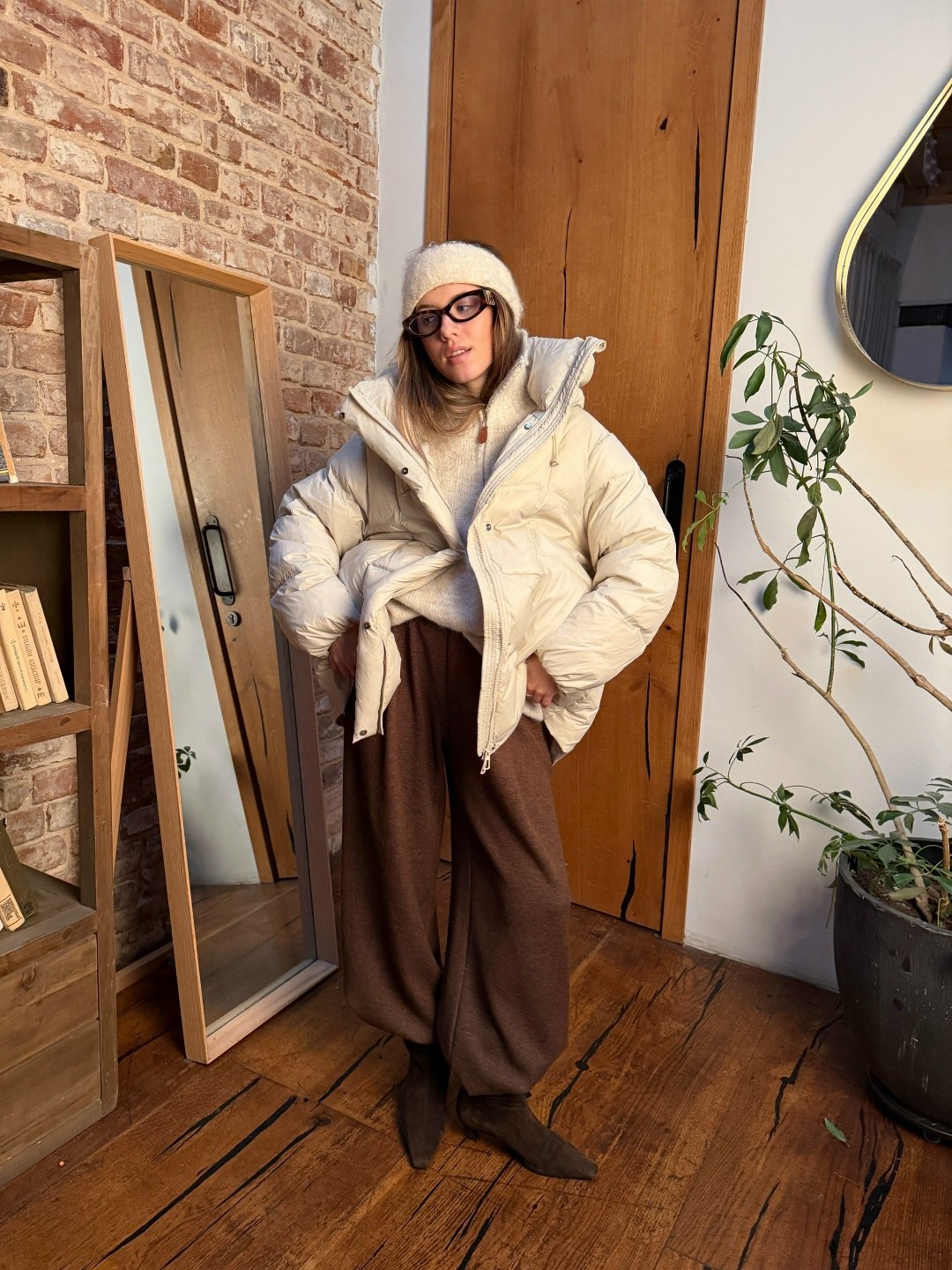 модные пуховики,пуховик оверсайз,объемный пуховик,бежевый пуховик,образы с бежевым пуховиком