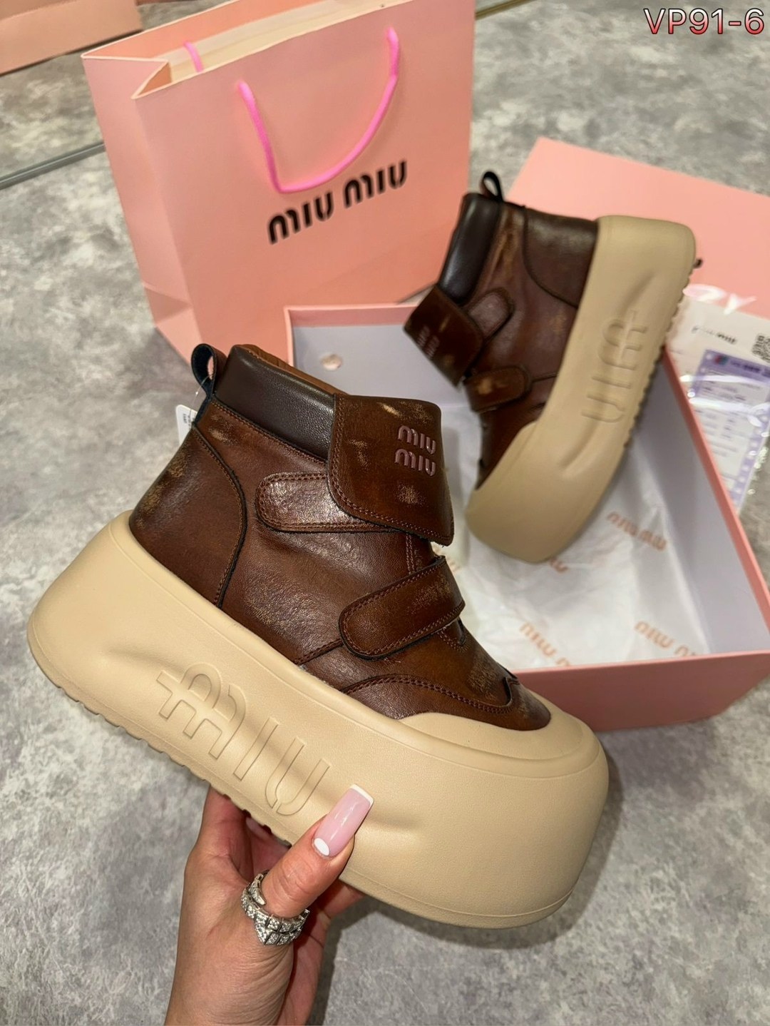 ,ботинки модные, повседневные,женская ,теплая