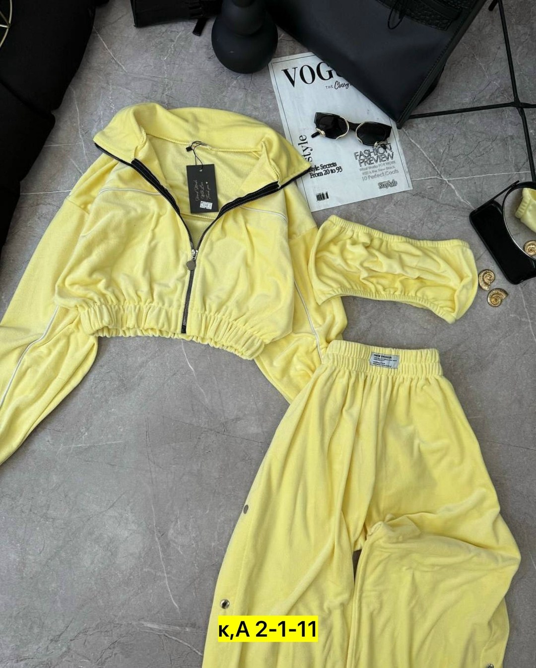 велюровый костюм спортивный,костюмы спортивные женские,спортивный костюм из плащевки,спортивный костюм плащевка женский,костюм спортивные женские костюмы