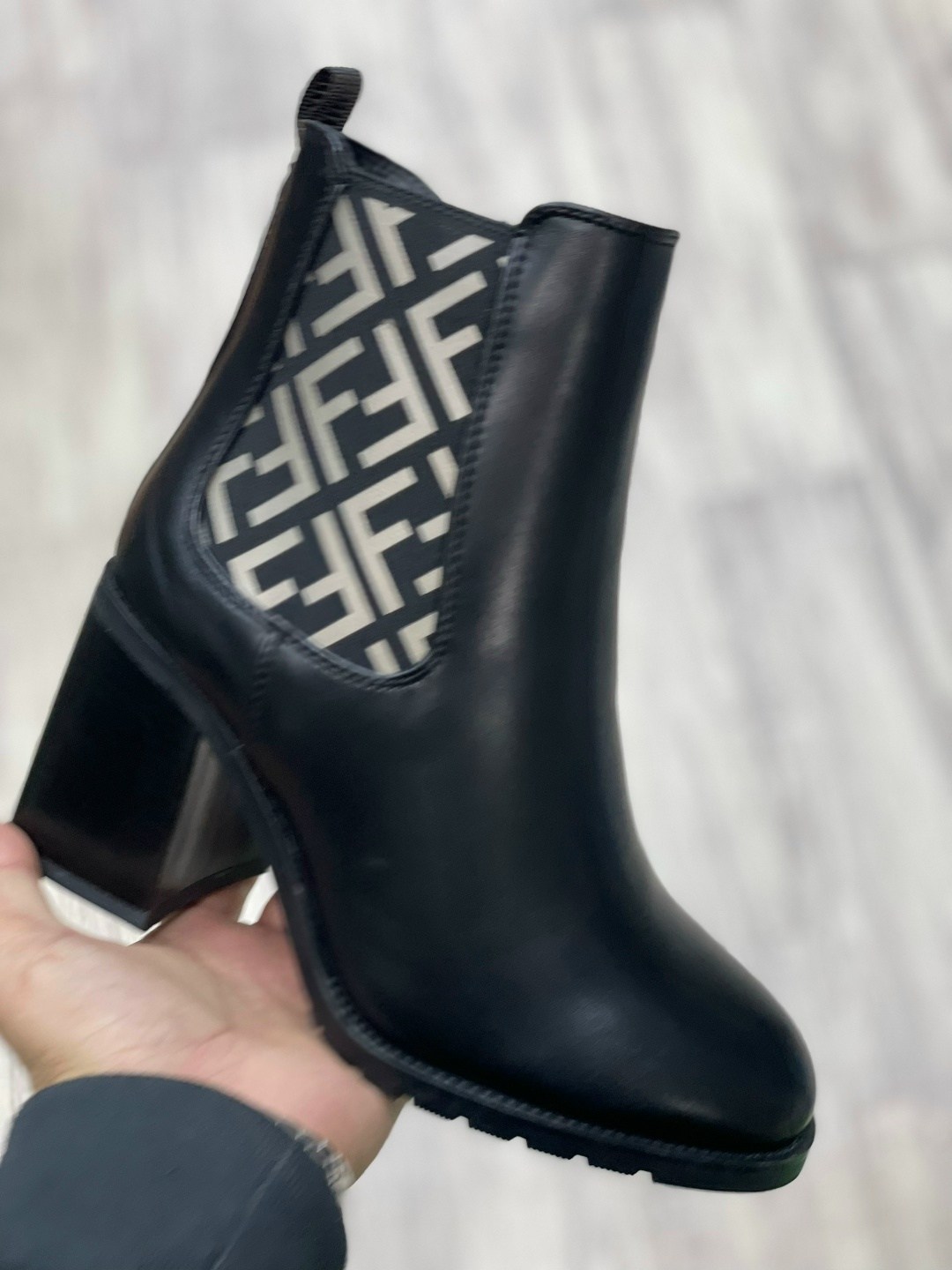 ,ботинки фенди женские,ботинки женские,ботильоны женские,ботинки фенди