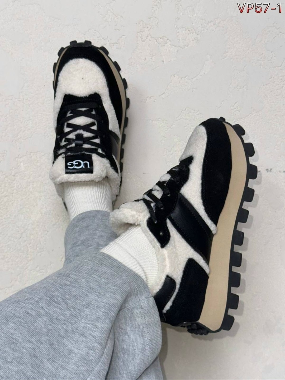 ,женские кроссовки,кроссовки брендовые,кроссовки стильные,повседневные кроссовки