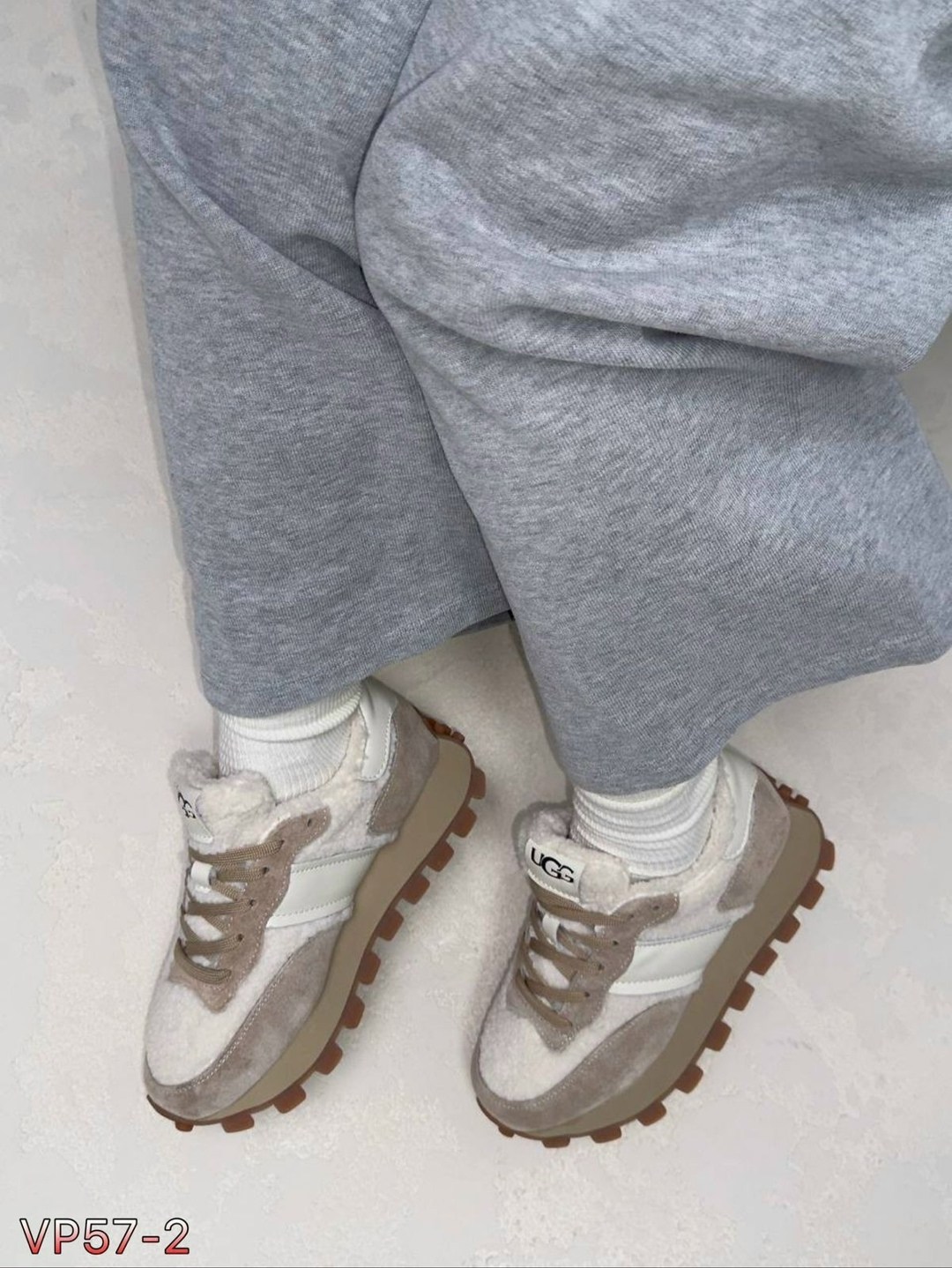 ,женские кроссовки,кроссовки брендовые,кроссовки стильные,повседневные кроссовки