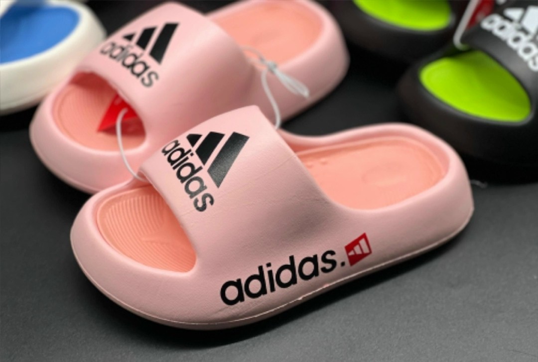 шлепанцы adidas,сланцы adidas,шлепки adidas,,шлепанцы летние adidas