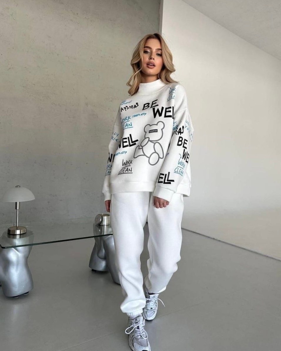спортивные костюмы женские,женский спортивный костюм на флисе,костюм с принтом,стильные костюмы,костюм на флисе