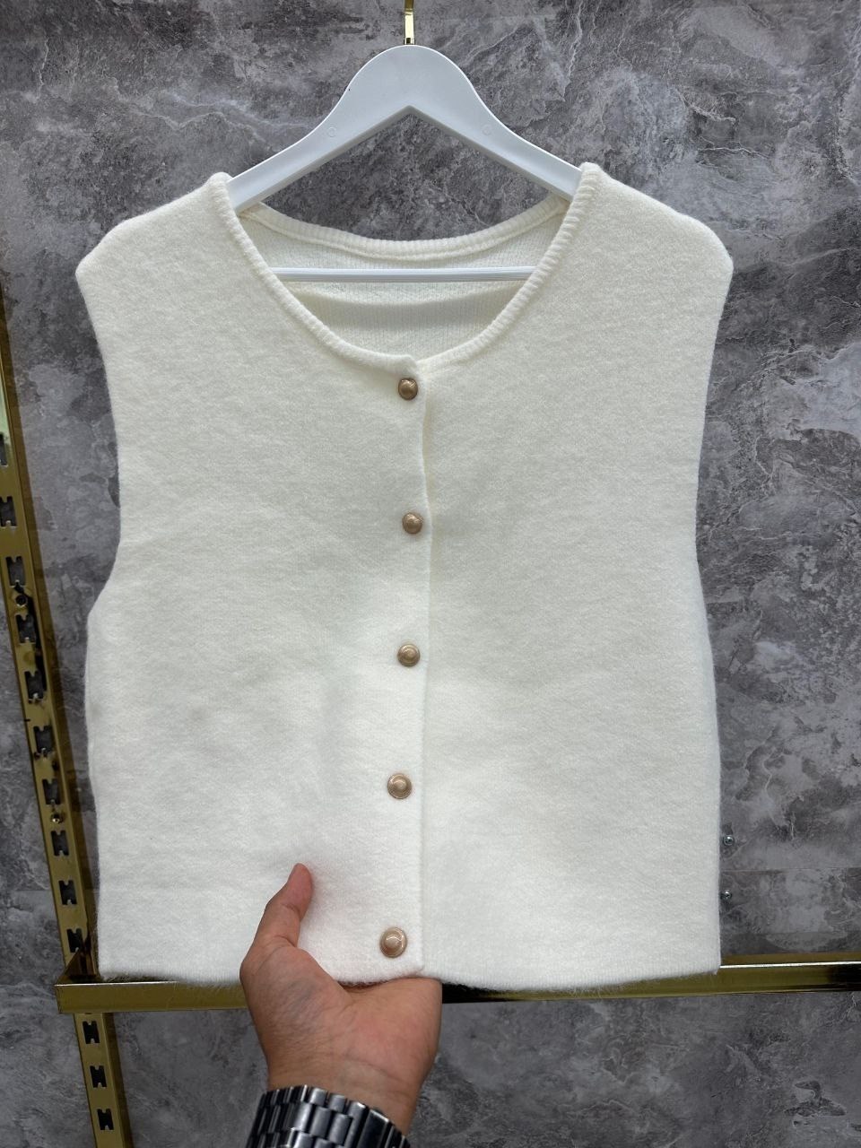 вязаная жилетка,вязаные жилеты,жилет вязаный на пуговицах,жилет женская вязаная,жилетка на пуговицах