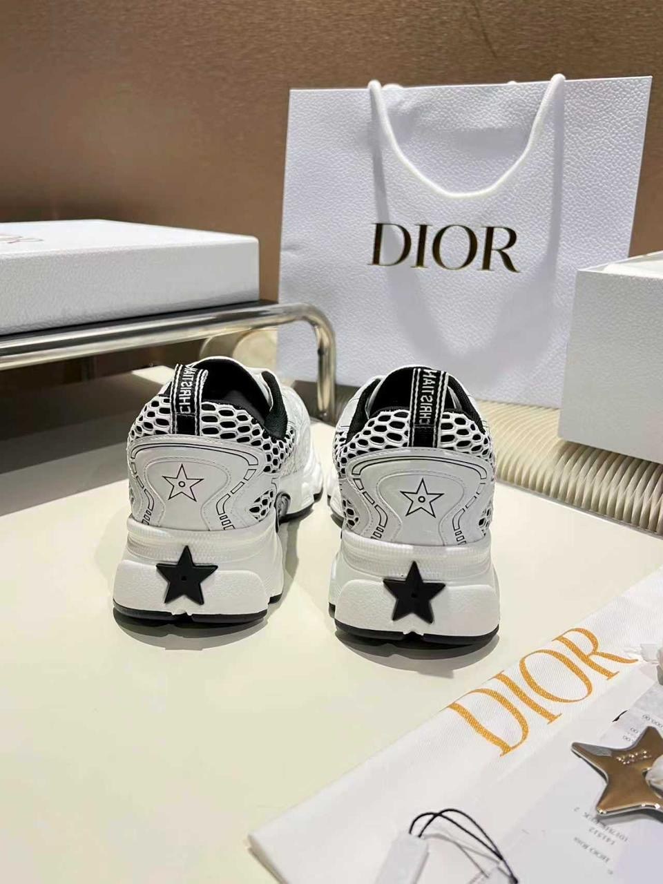 кроссовки dior,кроссовки christian dior,диор кроссовки,кроссовки dior женские,dior кроссовки мужские