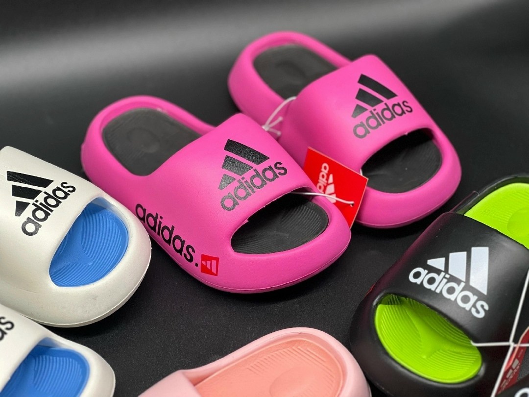 шлепанцы adidas,сланцы adidas,шлепки adidas,,шлепанцы летние adidas