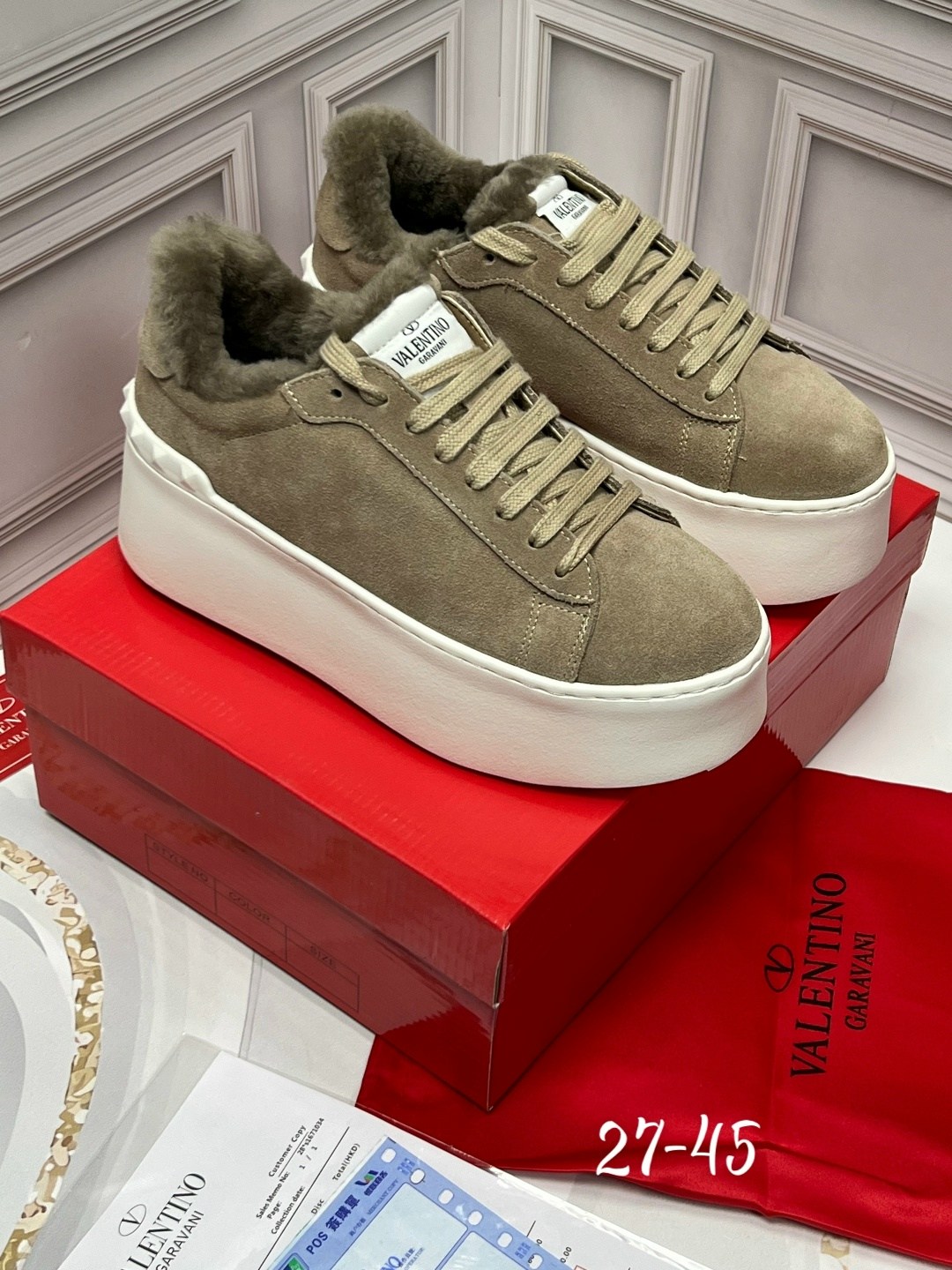 ,обуви,замшевые кроссовки, женская,женские кроссовки