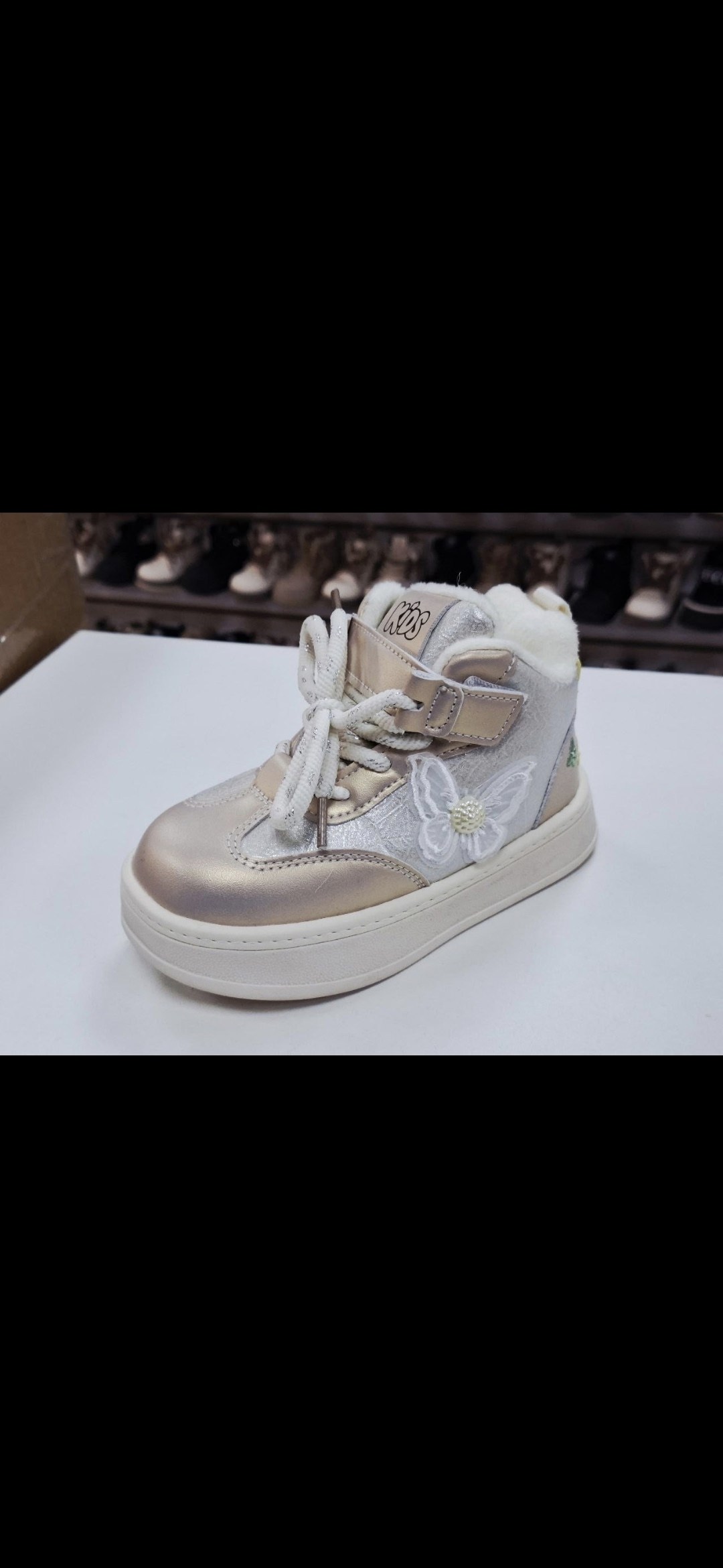 детская ,ботинки детские,детские кроссовки,высокие кроссовки,демисезонная