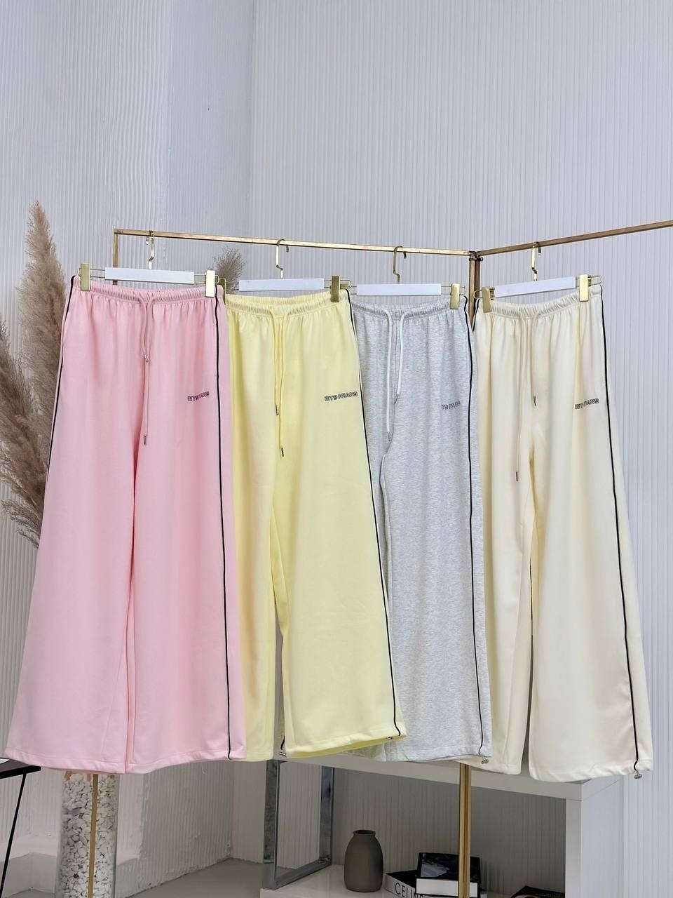 спортивные широкие штаны,спортивные штаны,штаны спортивные женские,штаны оверсайз,брюки штаны