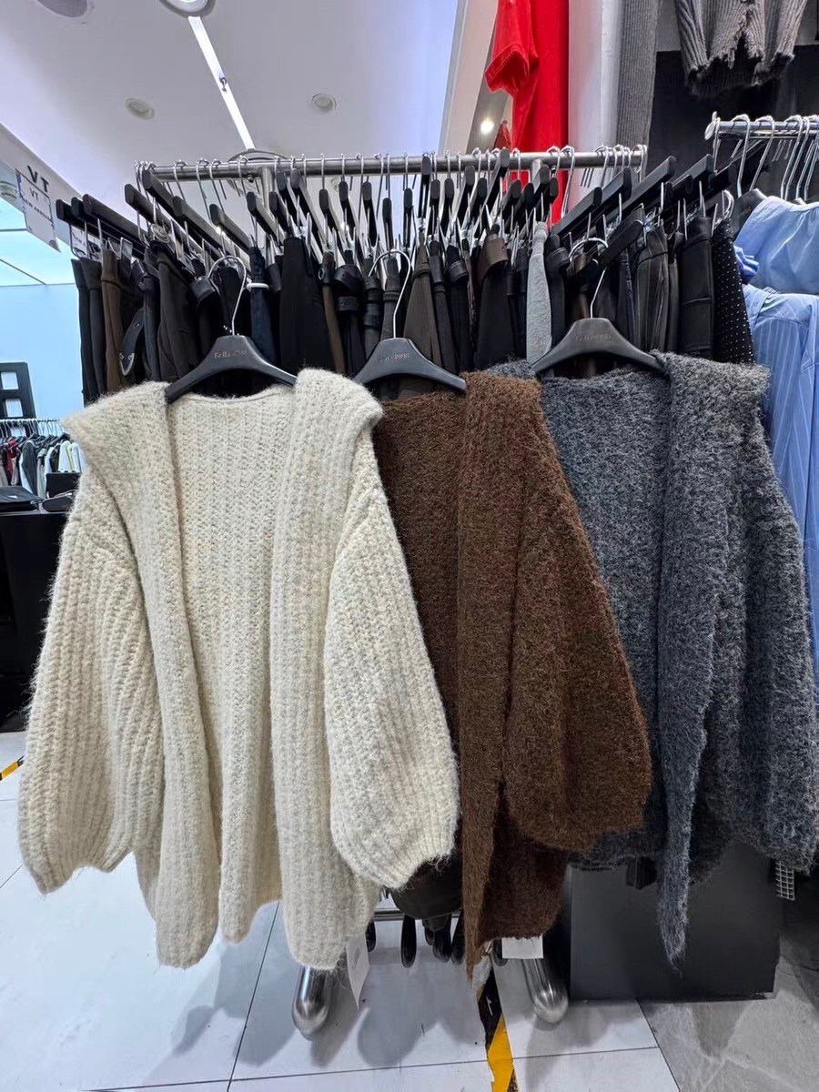 пальто из искусственного меха,вязаный кардиган с капюшоном,меховое пальто с капюшоном,пальто теплое,вязаная куртка