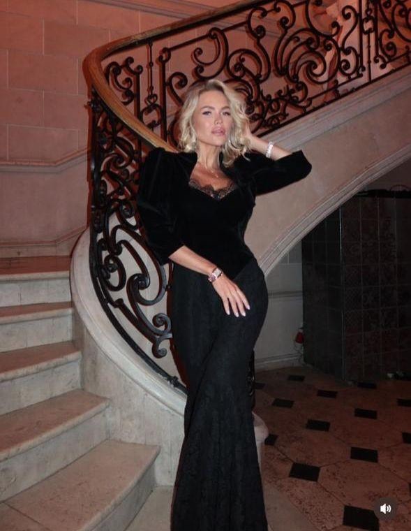 кружевное платье,девушка,платье красивое,блондинка красивая,платье шикарное