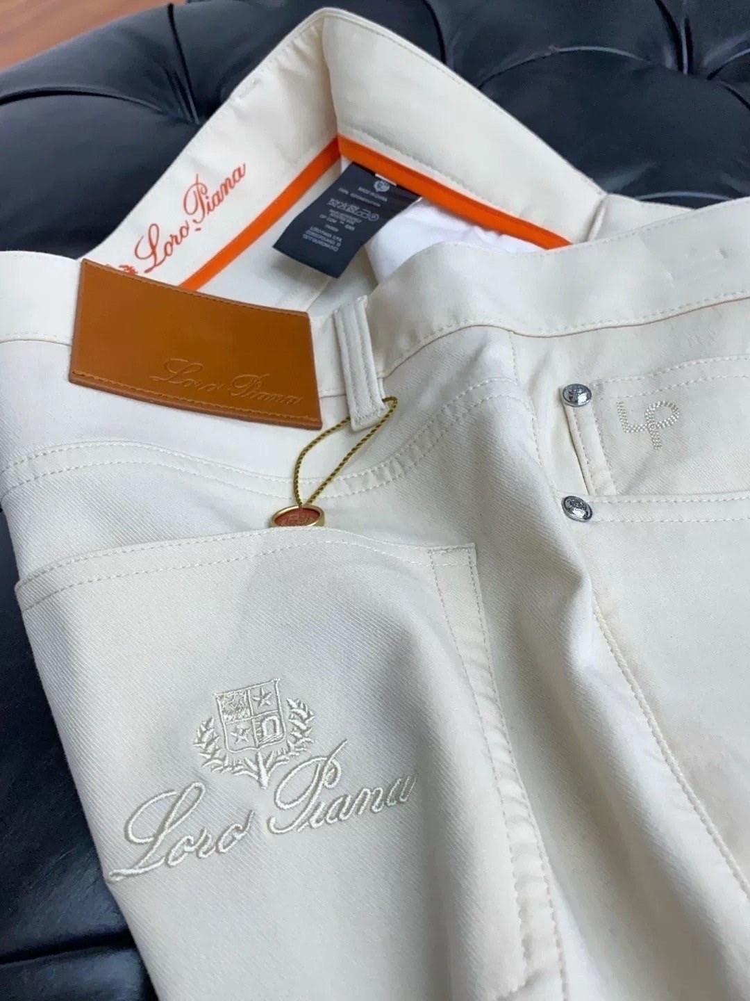 джинсы бежевые,белые джинсы,джинсы модные,модные брюки,бежевые брюки