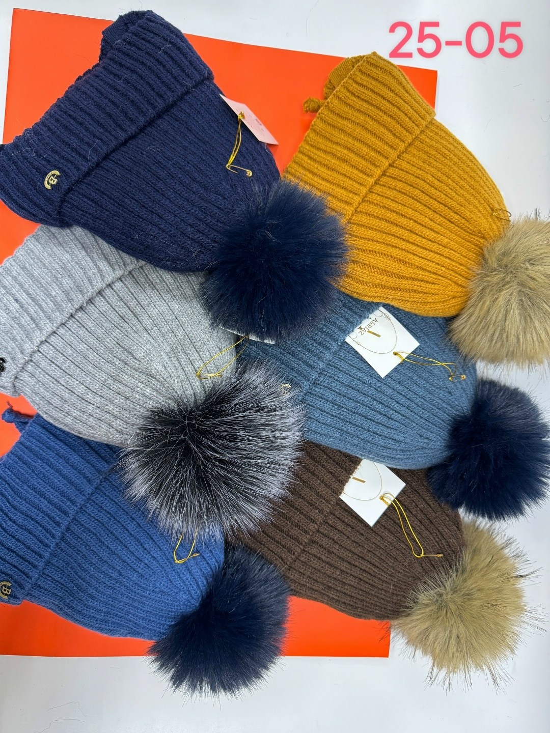 шапка детская,шапочки зимние,зимние шапки,шапка женская,помпон на шапке