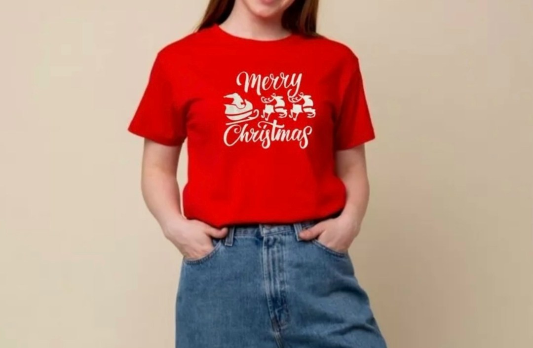 красная футболка женская,футболки женская,футболка женская новогодняя,новогодние футболки,футболка с новогодним принтом