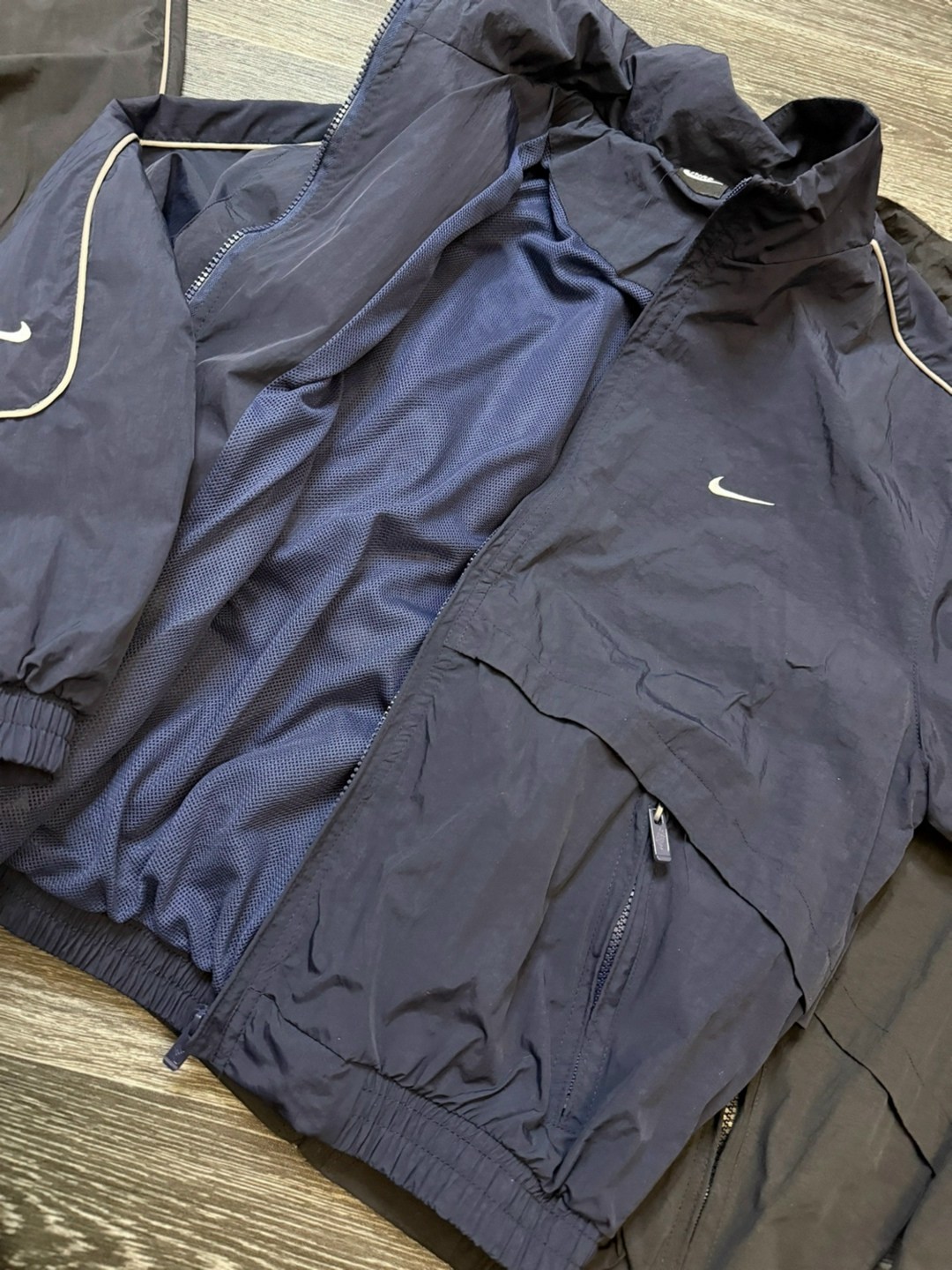 бежевый спортивный костюм,спортивный костюм nike мужской,спортивные костюм,спортивные костюмы мужские