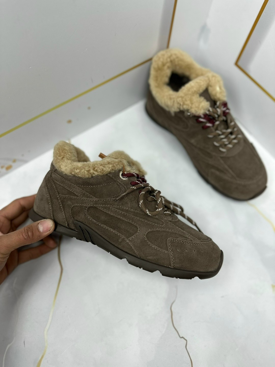 ,кроссовки замшевые,кроссовки женскиe,кроссовки для женщин,кроссовки зимние женские