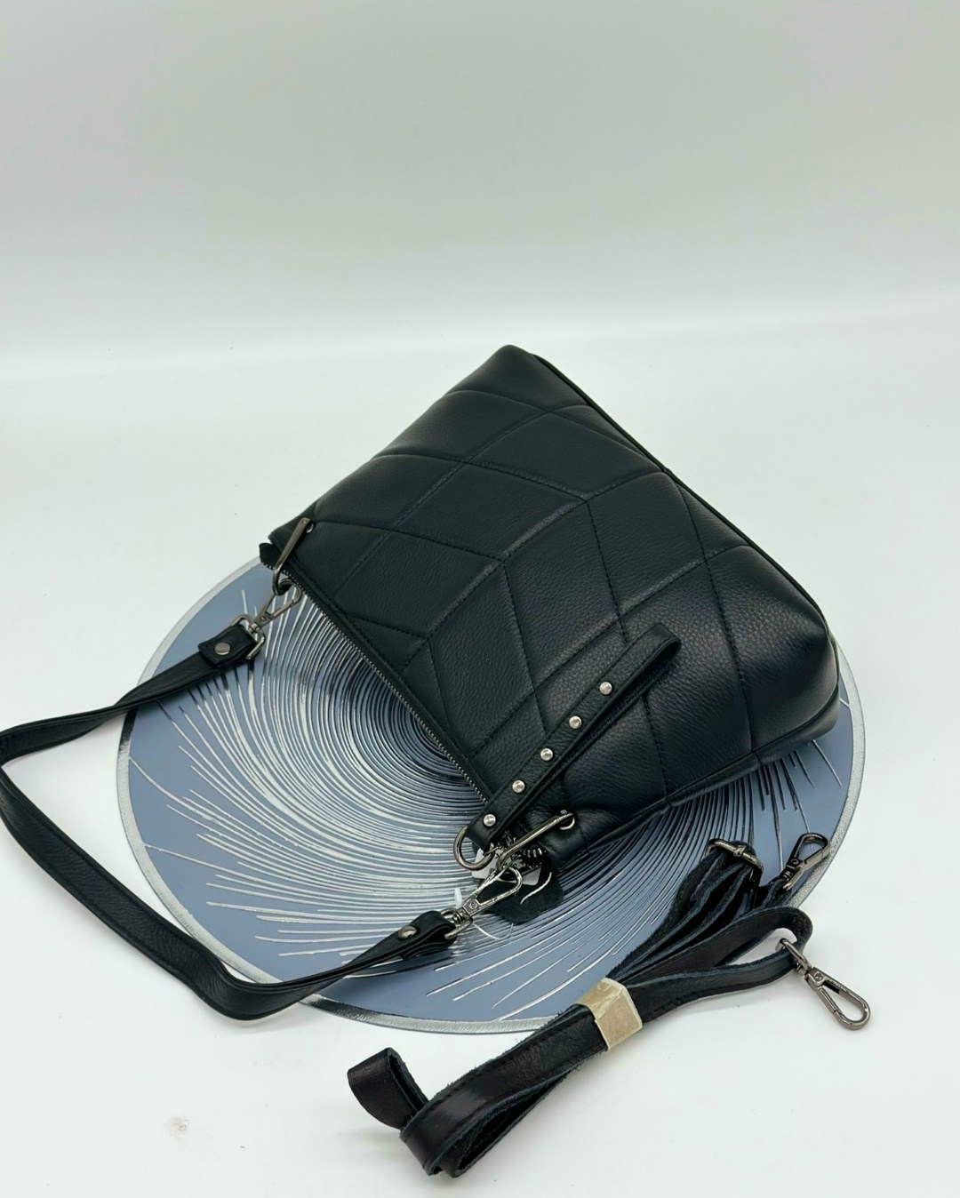 сумка,женский сумка,женская сумка velina fabbiano,женская кожаная стеганная сумка через плечо,сумка женская черная