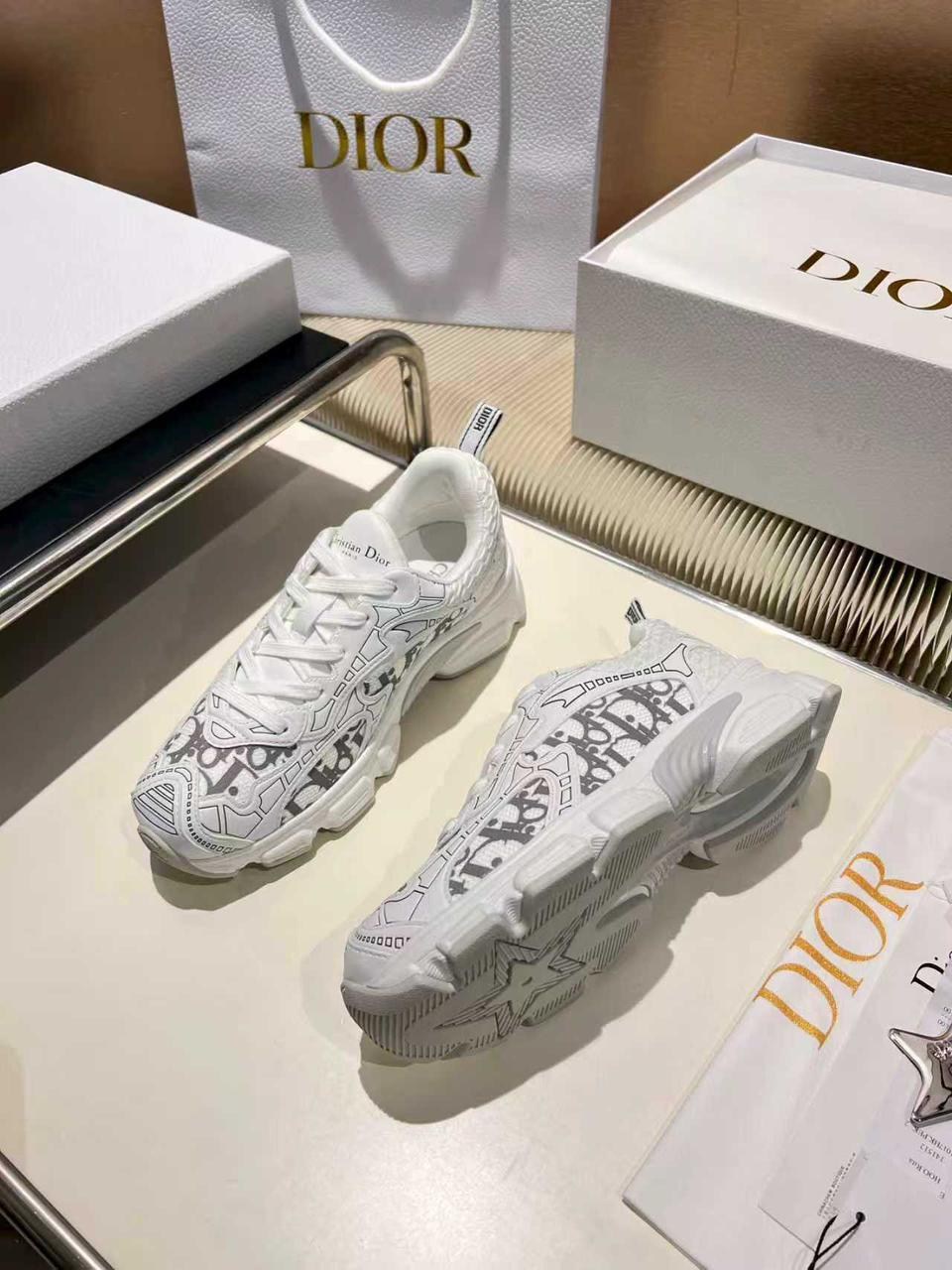 dior кроссовки,кроссовки christian dior,диор кроссовки,кроссовки,кроссовки женскиe