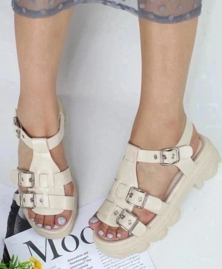 босоножки на большой подошве,массивные босоножки,женские босоножки,спортивные босоножки,босоножки на платформе