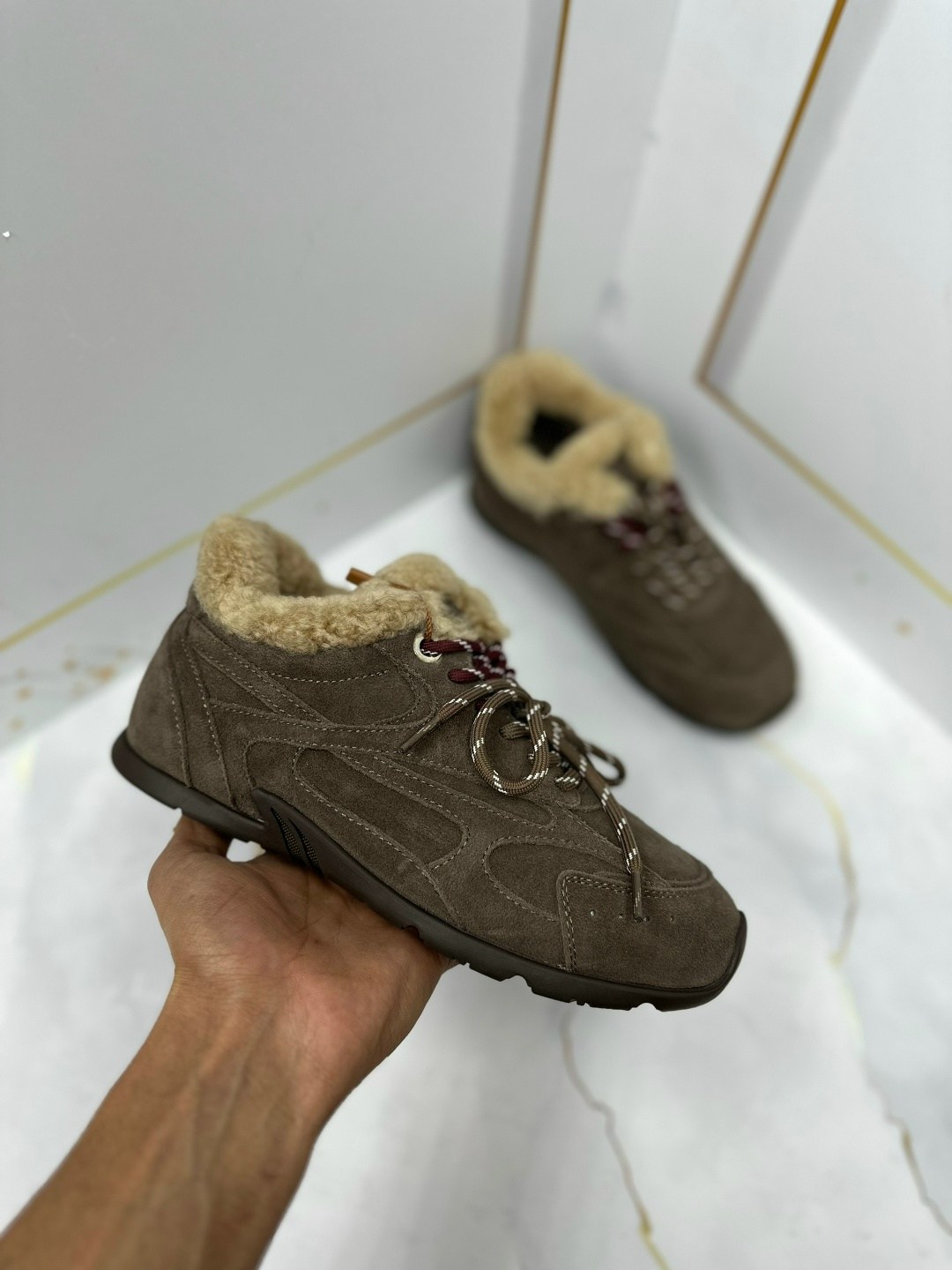 ,кроссовки замшевые,кроссовки женскиe,кроссовки для женщин,кроссовки зимние женские