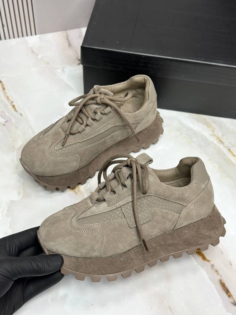 ,кроссовки женскиe,кроссовки замшевые,черные кроссовки,модные кроссовки