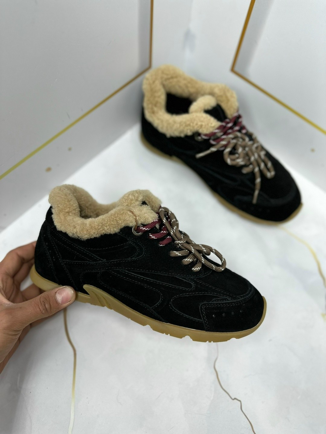 ,кроссовки замшевые,кроссовки женскиe,кроссовки для женщин,кроссовки зимние женские