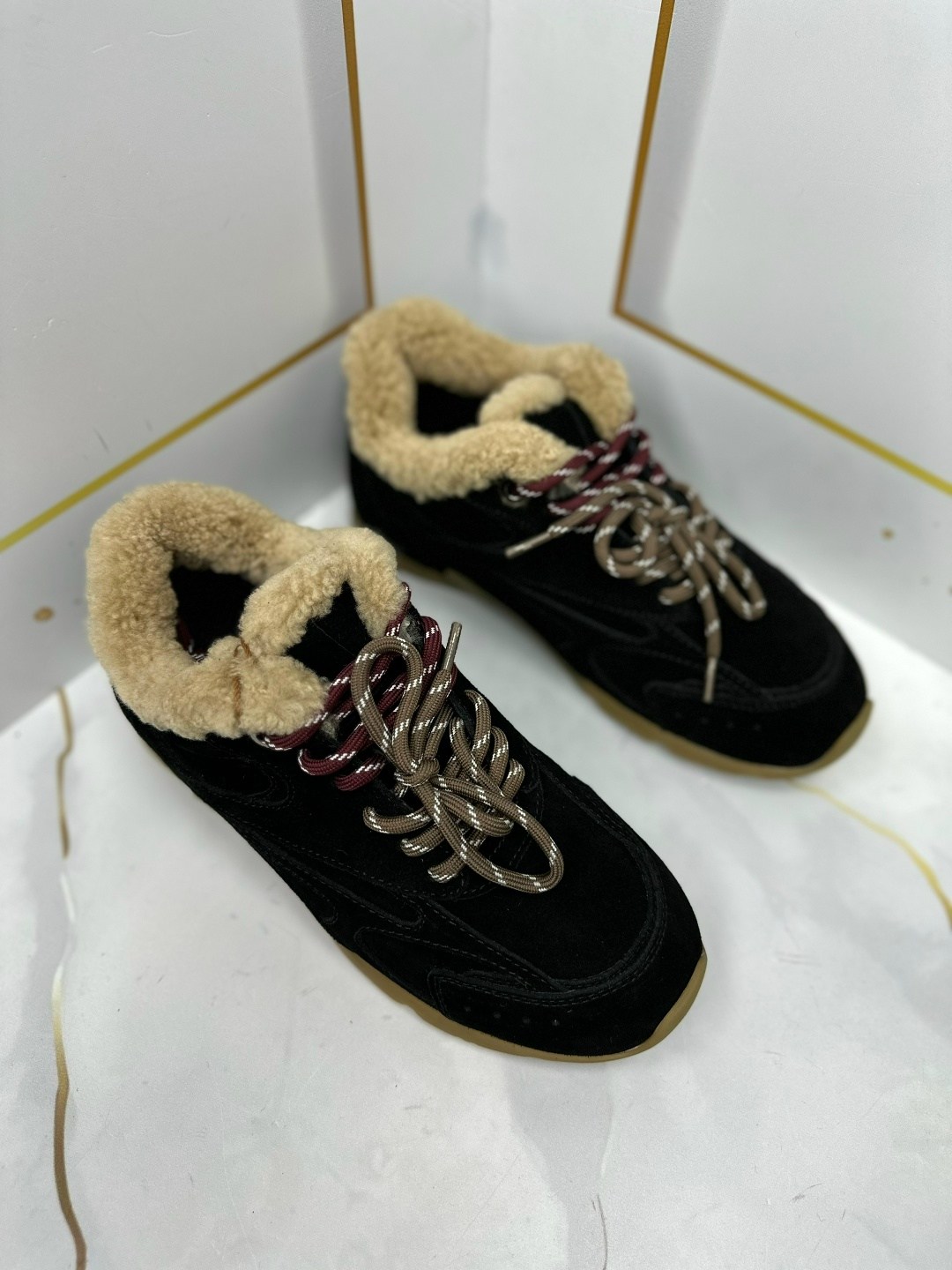 ,кроссовки замшевые,кроссовки женскиe,кроссовки для женщин,кроссовки зимние женские