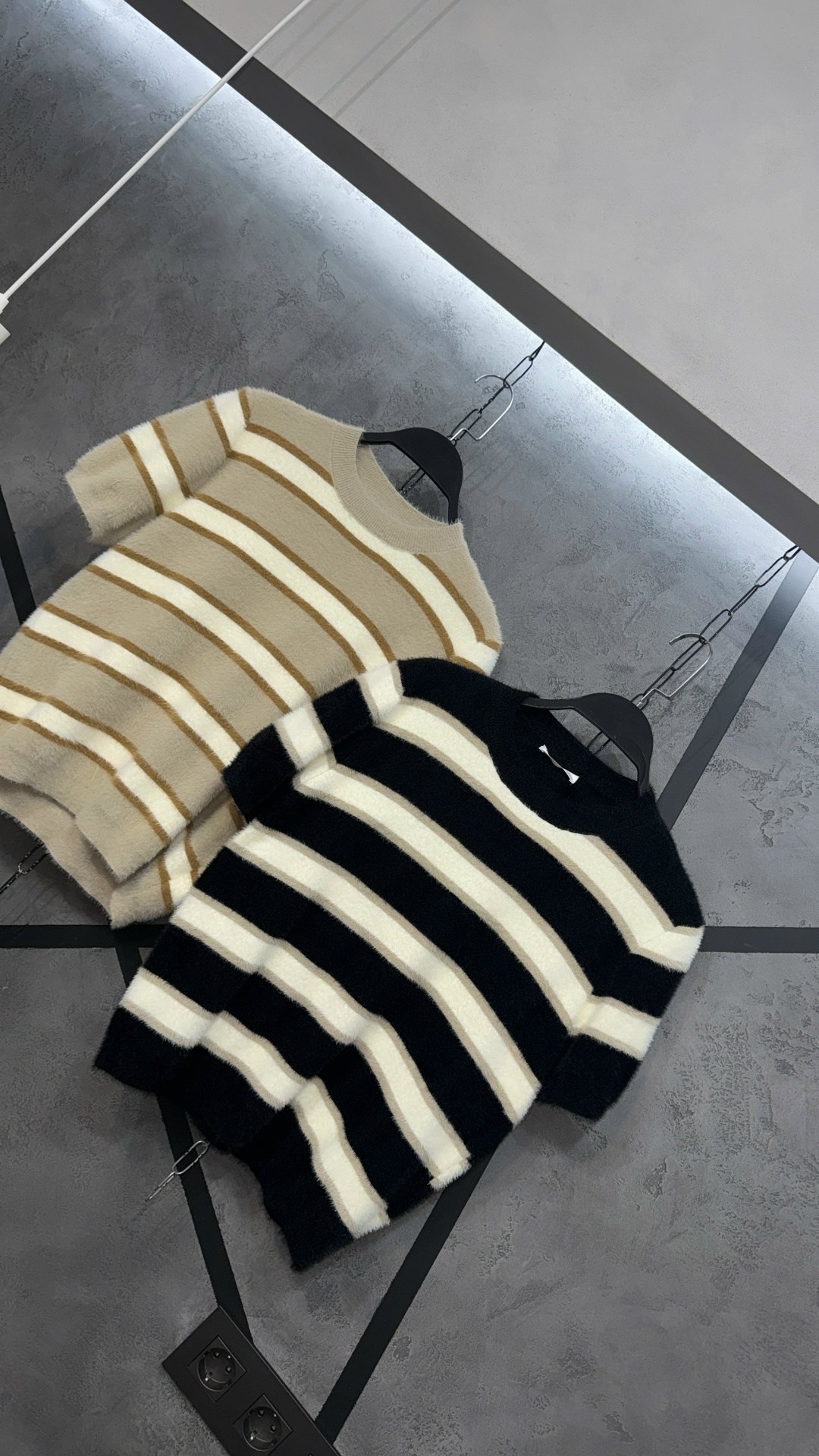 свитер в полоску,трикотажный свитер,полосатый свитер,женский свитер,футболки в полоску