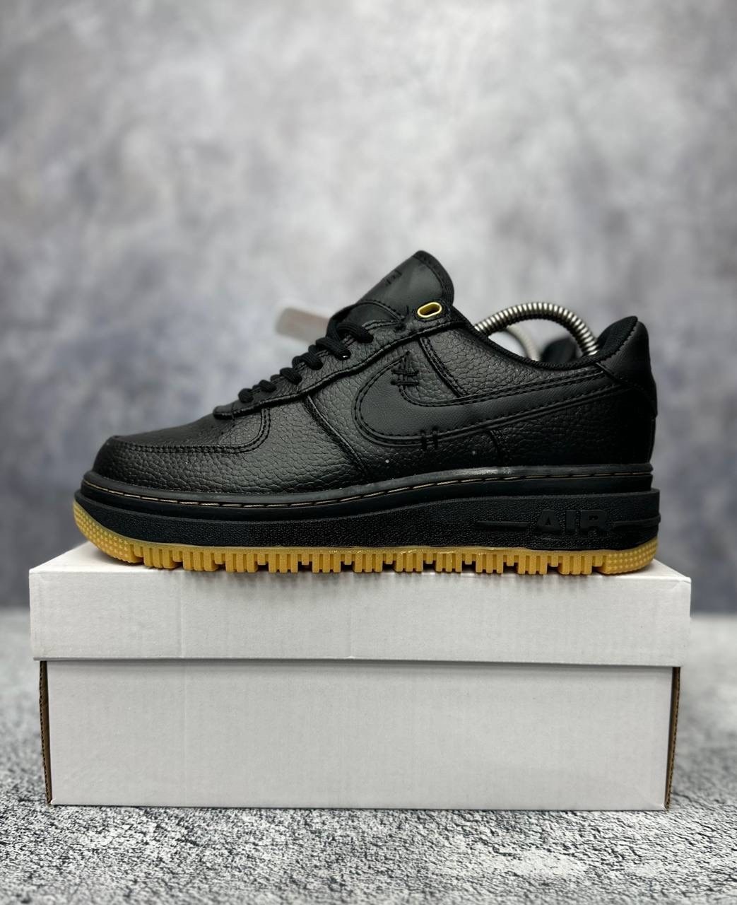 кросcовки nike air force 1,nike air force 1 low luxe,nike air force 1 low luxe black gum,nike air force 1 luxe,nike air force 1 luxe black gum