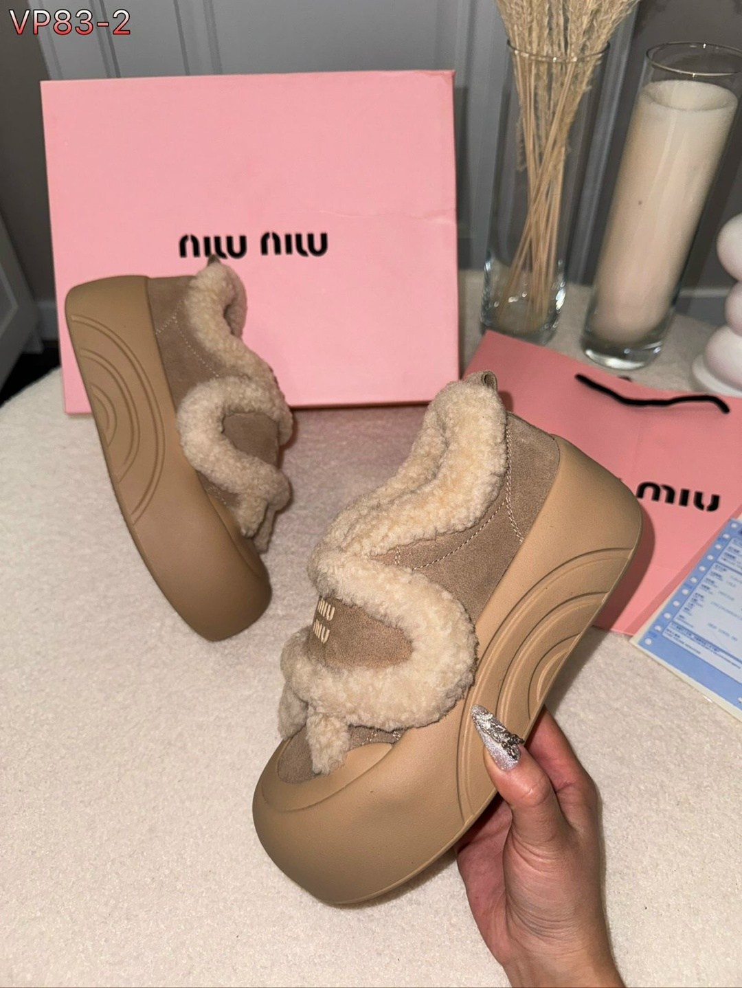 , женская,модная ,кроссовки женскиe,ботинки с мехом