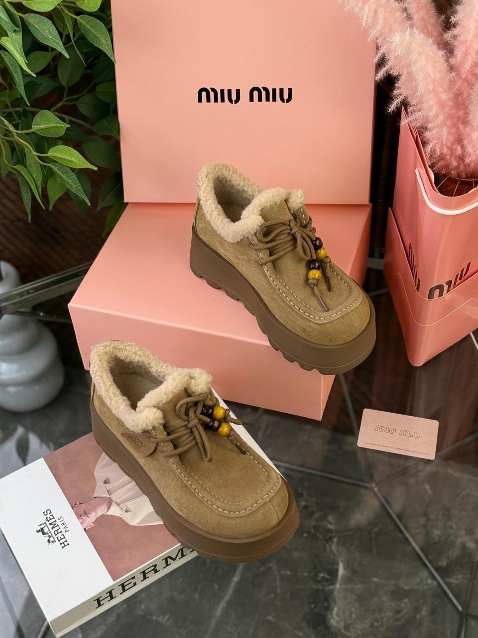 , женская,стильная ,ботинки с мехом,обуви