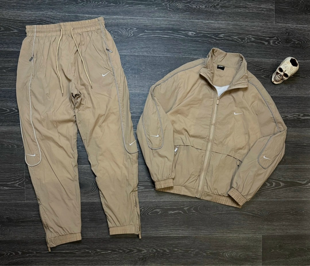 бежевый спортивный костюм,спортивный костюм nike мужской,спортивные костюм,спортивные костюмы мужские