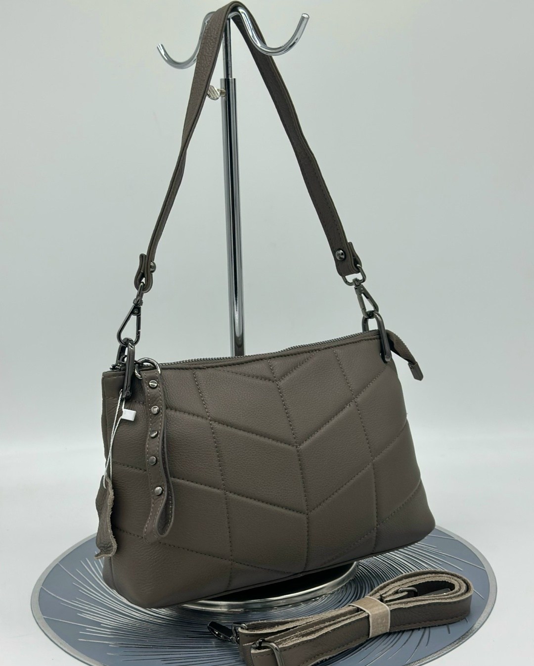 сумка,женский сумка,женская сумка velina fabbiano,женская кожаная стеганная сумка через плечо,сумка женская черная